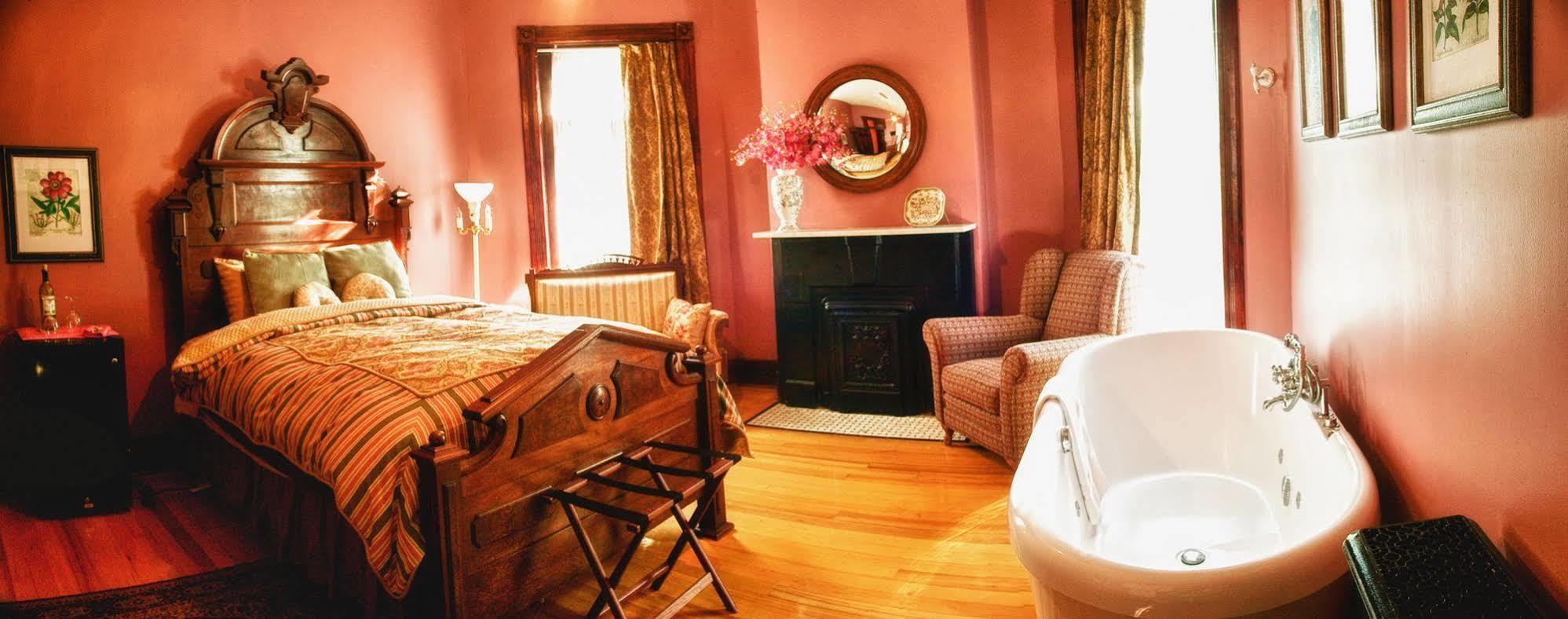 Bed and Breakfast Whiskey Mansion Saint Joseph Exterior foto